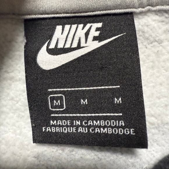 Nike Men’s Medium Gray Hoodie Black Logo Repeat Print Pullover Sweatshirt - Picture 3 of 7